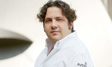 Il pasticcere originario di Abbiategrasso Gianluca Fusto collabora stabilmente con Valrhona da 17 anni. E' stato il primo pastry chef non francese a entrare nella squadra dell'azienda transalpina
