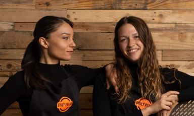 Giulia Vicini e Giulia Zanni, pizzaiole del Giuly Pizza di Castelli Calepio (Bergamo). Due esempi di giovani talenti nel mondo della pizza al femminile
