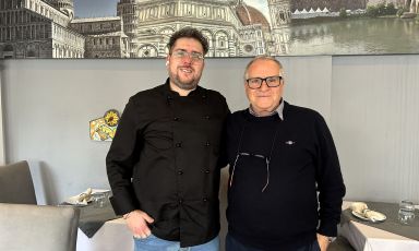 Da destra, Gianni Insolda, 71 anni, e il figlio Giuseppe, 37 anni, chef del ristorante Il Giardino: inaugurato il 2 febbraio 2013 a Rabat, capitale del Marocco, resta il pi&ugrave; apprezzato ristorante di cucina italiana
