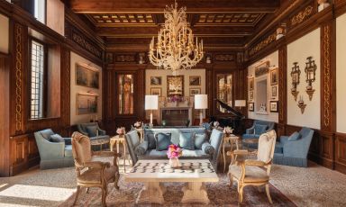 La lobby del nuovo hotel Airelles Palladio a Venezia, una&nbsp;delle quattro strutture in Italia ad aver ottenuto per la prima volta le tre Chiavi Michelin (ma ha anche conquistato il&nbsp;premio speciale &ldquo;Opening of the Year 2026&rdquo;)
