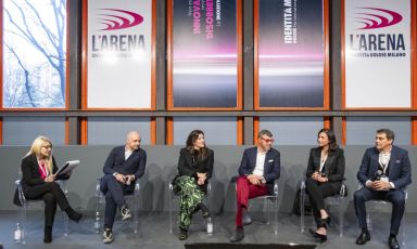 Elisabetta Canoro, a sinistra, ha condotto sul palco dell'Arena il talk
