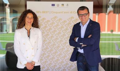 La presidente Roberta Bricolo e il sottosegretario Gian Marco Centinaio durante i festeggiamenti per i 50 anni della Doc Custoza
