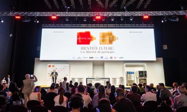 Dal Main Stage della 21a edizione di&nbsp;Identit&agrave; Milano 2026, giunta al termine nel pomeriggio&nbsp;di ieri, sono state annunciate le date del prossimo congresso: ci vediamo il 7-8-9 marzo! Foto di Brambilla/Serrani
