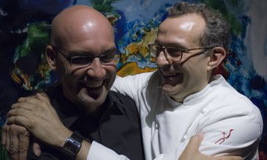 Davide Groppi nel 2012 ha curato l'illuminazione della nuova Osteria Francescana di Massimo Bottura. Da quel lavoro sono nate due lampade, Sampei e Nulla, che nel 2014 hanno vinto il prestigioso premio Compasso D'Oro ADI. La lampada che si trova invece nel ristorante di Identità Expo, la Tetatet, è stata selezionata per il prossimo Compasso D'Oro, che verrà assegnato nel 2017