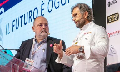 Carlo Cracco on the stage with Paolo Marchi
(All photos from Brambilla/Serrani)
