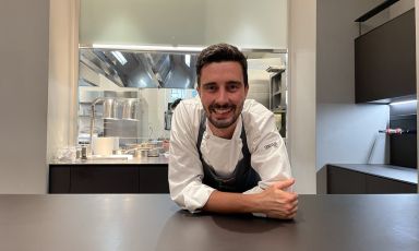 Edoardo Traverso, executive chef, nel suo ambiente naturale: il pass di Identità Golose Milano
