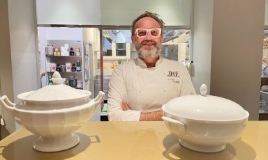 Luigi Pomata al timone della cucina di Identit&agrave; Golose Milano
