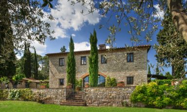 L'elegante facciata del Castello di Spaltenna
