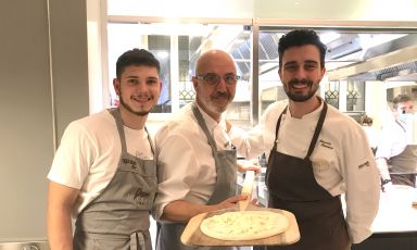 Un impasto eccezionalmente versatile condito con tanta passione: la bravura di Franco Pepe ha illuminato ancora una volta le cucine di via Romagnosi 3 a Milano
