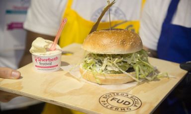 Gelato gastronomico in abbinamento con hamburger? Certo che sì, allo Sherbeth Festival di Palermo
