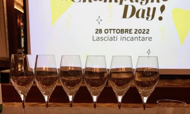 La sala del Park Hyatt di Milano, dove si è tenuta la degustazione organizzata dal Bureau du Champagne dedicata ai vini per lo #champagneday.  Per restare sempre aggiornato, scopri e iscriviti alla nostra newsletter Bollicine del mondo qui
