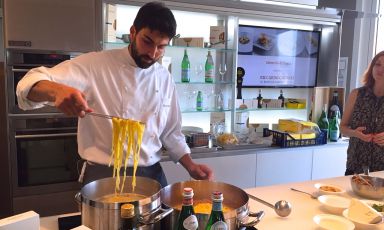 E' stato il giovane Riccardo Gaspari il protagonista odierno di Identità di Pasta. Lui è chef de El Brite de Larieto (localitá Larieto, Strada per Passo Tre Croci, a Cortina d'Ampezzo. Tel: +39.368.7008083)