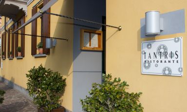 Il ristorante Tantris di Novara lo scorso 30 maggio ha spento i propri fornelli, dopo 32 anni di piatti e meritati riconoscimenti. Ma dal Tantris nascerà una nuova avventura...
