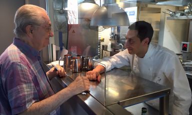 L'incontro tra Gualtiero Marchesi e Fabio Abbattista a Identit&agrave; Expo, nel 2015
