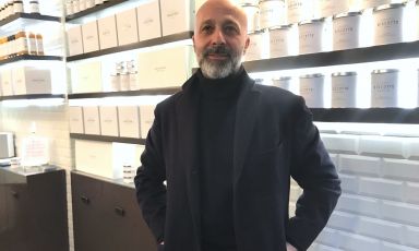 Prodotti golosi, sani e naturali nel primo flagship store di Niko Romito a Milano. Biscotti, nettari, marmellate, pandolci e panettoni e tanto altro. «Il laboratorio principale resta e resterà a Castel di Sangro - dice lo chef-. Se il cuore pulsante non fosse l'Abruzzo, il nostro progetto non avrebbe la stessa forza». Foto: Annalisa Cavaleri
