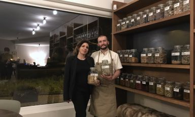 Lo chef Mirko Gatti con la compagna Sara Pau, che gestisce la sala: sono le anime del Radici di San Fermo della Battaglia (Como), per noi un grande ristorante di cucina contemporanea di ricerca
