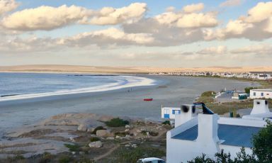 La vista che si gode dal ristorante Wolfgat di Paternoster, Sudafrica, vincitore di due riconoscimenti - restaurant of the year e off the map destination - alla prima edizione del World Restaurant Awards, tenutasi a Parigi il 18 febbraio (foto Sartor)
