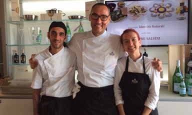 Simone Salvini between Marco Spanghero of Berberè and cook Federica Scolta, now at Dattilo but for a long time working beside Niko Romito. Their joined lesson, yesterday at Identità Expo, was splendid: a raw-diet dish with fermented nuts, made with Alce Nero’s organic products 
