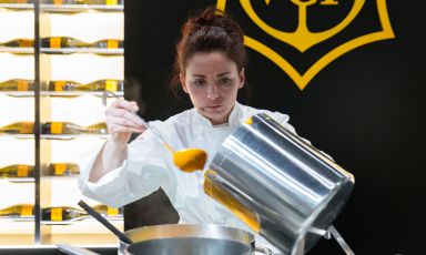 Marianna Vitale, chef del ristorante Sud di Quarto (Napoli), a lezione a Identità di Champagne, kermesse concertata da Veuve Clicquot (foto Brambilla/Serrani)
