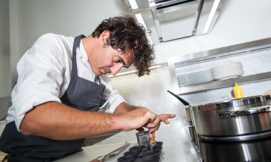 Siamo andati a trovare Lorenzo Lavezzari nel suo locale di Novate Milanese. Propone una formula fertilissima (foto Carlo Fico)
