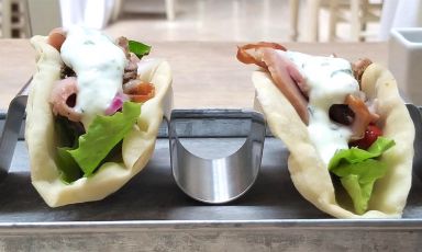 Wrap con porchetta è il Piatto del 2022 di Francesca Ciucci del ristorante La Ciambella, a Roma
