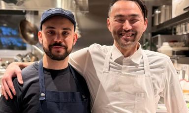 Jacopo Ticchi, chef di&nbsp;Da Lucio, e&nbsp;Takeshi Iwai, travelling chef di IYO Group
