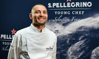 Poco più di un mese fa, il 14 settembre, Antonio Buono da Nocera Inferiore ha sbaragliato la concorrenza e ha vinto la finale francese del S.Pellegrino Young Chef 2018. Buono è il co-chef del ristorante Mirazur di Mentone, guidato da Mauro Colagreco
