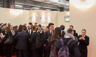 Sempre accorsatissimo, dalla mattina fino al termine dei lavori, lo stand di Lavazza, uno dei main sponsor di Identit&agrave; Milano 2015. Un'occasione perfetta per scoprire le nuove miscele e il rinnovato impegno del brand per la sostenibilit&agrave; ambientale