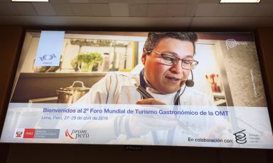 Chi in questi giorni arriva all'aeroporto internazionale di Lima, nella grande sala per la consegna dei bagagli trova solo cartelloni che presentano il Global Forum on Gastronomy Tourism in programma dal 27 al 29 aprile nella capitale peruviana
