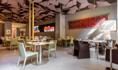 Particolare di sala di Identit&agrave; Golose Milano, via Romagnosi 3. L'Hub si prepara ai menu delle feste. Per i dettagli, clicca qui
