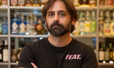 Luca Cutrufelli imprenditore con alle spalle l'esperienza de Il Giardino di Lipari, ora alla guida di Feat che sta accendendo i riflettori su una nuova meta del bere miscelato a Milano
