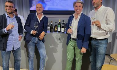 Da sinistra, Gilberto Castoldi, Giovanni Avanzi, Alessandro Marcoli e Paolo Pasini, che hanno presentato i loro Lugana, stilisticamente diversi, ma con il filo conduttore dell'eleganza e della bevibilità
