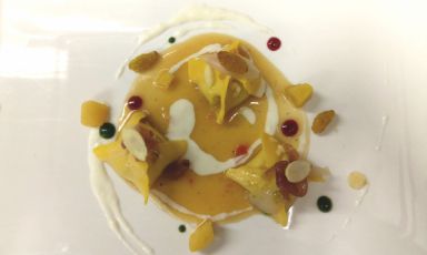 Raviolini di gallina, Biancoperla al fieno e brodo al saor di mela
