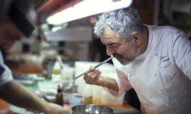 Mauro Uliassi, classe 1958, &egrave; chef-patron del ristorante tristellato Uliassi di Senigallia (Ancona)
