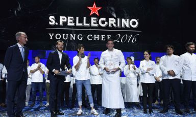 Mitch Lienhard, chef del ristorante Manresa a Los Gatos, California, in rappresentanza degli Stati Uniti è stato incoronato S.Pellegrino Young Chef 2016. Con il suo signature dish, Roasted duck with spiced orange and yam (Anatra arrosto con arancia speziata e papata dolce), grazie anche ai consigli della chef mentore Dominique Crenn, l'americano è emerso tra i venti finalisti in gara da tutto il pianeta come il migliore Young Chef al mondo
