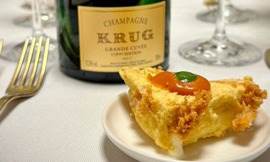 Mozzarella in carrozza, salsa al pomodoro acido e coulis al basilico abbinata a Krug Grande Cuv&eacute;e 173&eacute;me &Eacute;diton: uno degli assaggi della serata speciale Krug Ambassade che ha visto insieme Gorizia 1916 e lo chef Domenico Candela
