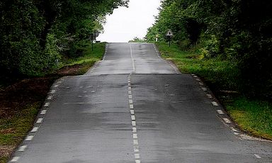 Il "muro" - come si dice nel ciclismo - che dà il nome a un paese al centro della Bretagna: Mur de Bretagne
