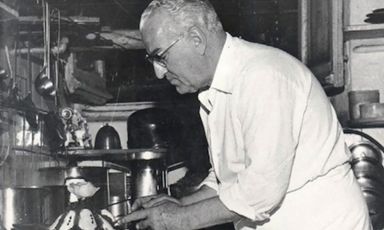 After the war, Giacomo Bergese, aka Nino (Saluzzo, 1st January 1904 – Genoa, 1st January 1977), also known as The chef of kings, and the king of chefs, opened La Santa in Genoa. He left it only because of tiredness. In the last years of his life, he found the time to design the cuisine at San Domenico in Imola, leaving as his heritage the Egg in raviolo, one of the ten dishes that marked the history of Italian cuisine from the 60s onwards 
