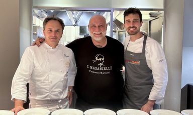 Nino Di Costanzo e Francesco Martucci con Edoardo Traverso, chef di Identità Golose Milano. Il bistellato ischitano e il gran pizzaiolo casertano sono stati ospiti nel nostro hub internazionale della gastronomia per una cena speciale, in collaborazione con Latteria Sorrentina
