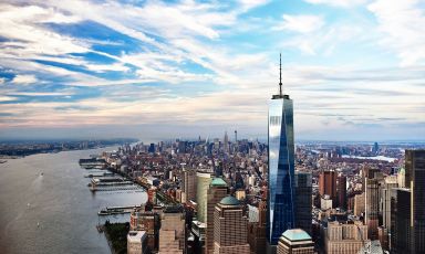 Vista dello skyline di New York City con il One World Trade Center 
