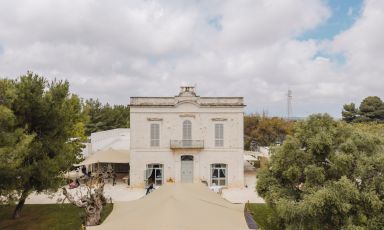 Masseria Mancini, nella campagna di Polignano (Bari) è la nuova sede - dal 25 giugno - del Pashà, il ristorante di Antonello Magistà

