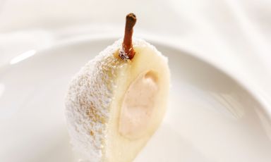Clicca qui per visualizzare la videoricetta della Pera centenaria&nbsp;del maestro gelatiere Stefano Guizzetti.&nbsp;Fa parte di "Perfetto frutto gourmet", una raccolta di ricette che vedono protagonista la&nbsp;Pera dell&rsquo;Emilia Romagna IGP​

