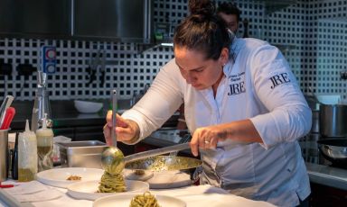 La chef Martina Caruso del ristorante Signum di Salina (Messina)
