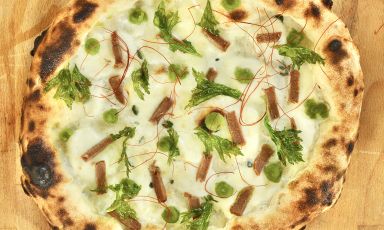 Estate 2023 è il gusto della stagione più rovente dell'anno pensata da Friedrich Schmuck, maestro pizzaiolo della pizzeria Piano B, a Siracusa
