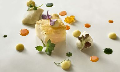 Alfonso Crescenzo è lo chef del Pietramare Natural Food, ristorante gourmet presso il Praia Art Resort, a Isola di Caporizzuto (Crotone). Questa è la ricetta che ha scelto di presentarci per il 2017
