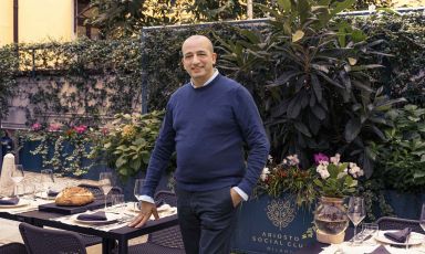 Pino Cuttaia ai tavoli del suo nuovo Uovo di Seppia Milano all'interno dell'Ariosto Social Club

