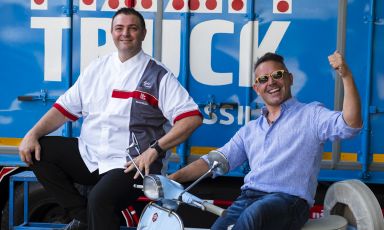 Il pizzaiolo Michele Fernando e l'impreditore&nbsp;Luca Appino, protagonisti del successo di Massilia a Bangkok, Thailandia
