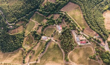 Una vista aerea della tenuta di Ampeleia, in Località Meleta, a Roccatederighi (Grosseto)

