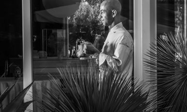 Riccardo Camanini, 47 anni, chef del ristorante Lido 84 di Gardone Riviera (Brescia). Terrà lezione al congresso di Milano lunedì 26 ottobre, ore 10.30 in Auditorium. Per iscriversi, clicca qui (foto www.ristorantelido84.com)

