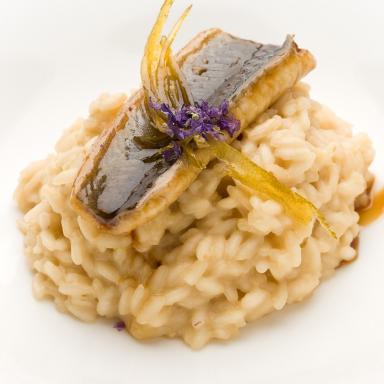 Lemon-scented rice with soya caramelised eel 